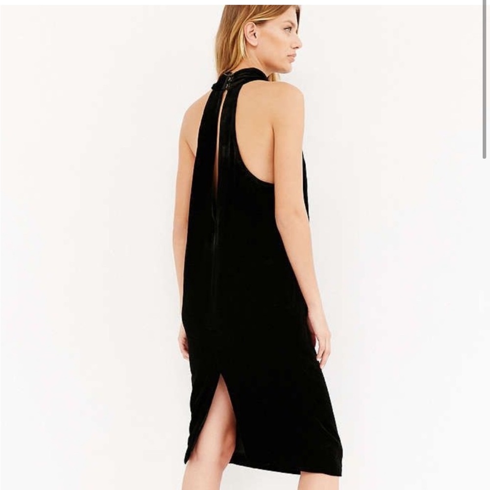 NWT SILENCE + NOISE Piper Velvet Cowl Neck‎ Dress